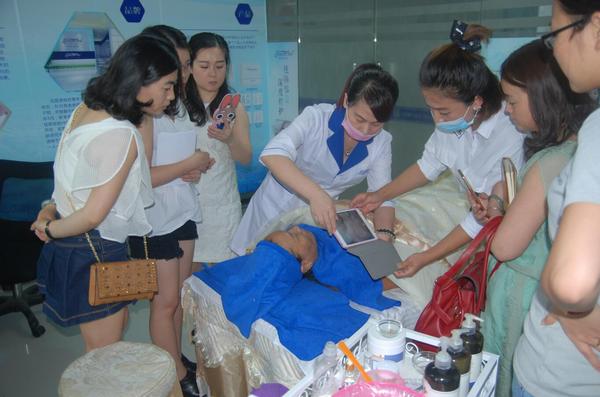 法國(guó)洛納丹蒂專業(yè)祛斑品牌連鎖加盟商培訓(xùn)會(huì)圓滿落幕!（圖）_13