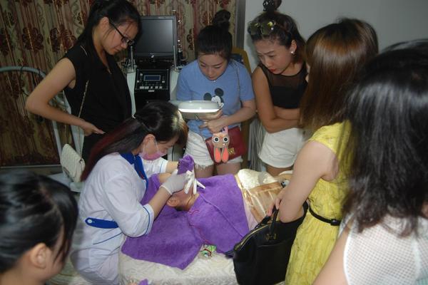 法國(guó)洛納丹蒂專業(yè)祛斑品牌連鎖加盟商培訓(xùn)會(huì)圓滿落幕!（圖）_17