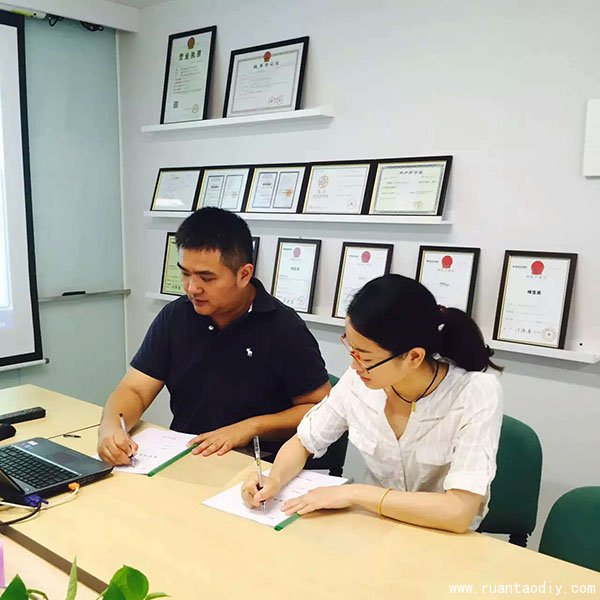 李平簽約DIY創(chuàng)業(yè)項(xiàng)目手工陶藝陶指藝（圖）_3