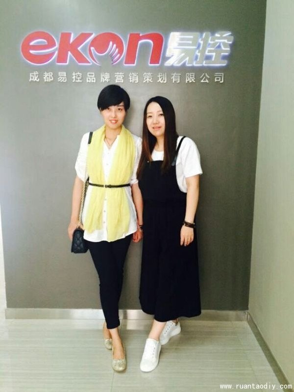 劉藝穎小姐簽約陶指藝手工陶藝店（圖）_4