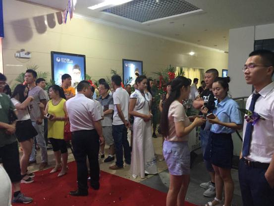 藍(lán)天豚硅藻泥貴陽體驗(yàn)館盛裝開業(yè)！首日銷售額破百萬（圖）_3