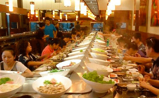 旋轉(zhuǎn)小火鍋加盟多少錢_1