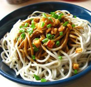 長沙學(xué)熱干面哪里好 湘味軒餐飲技術(shù)培訓(xùn)（圖）_1