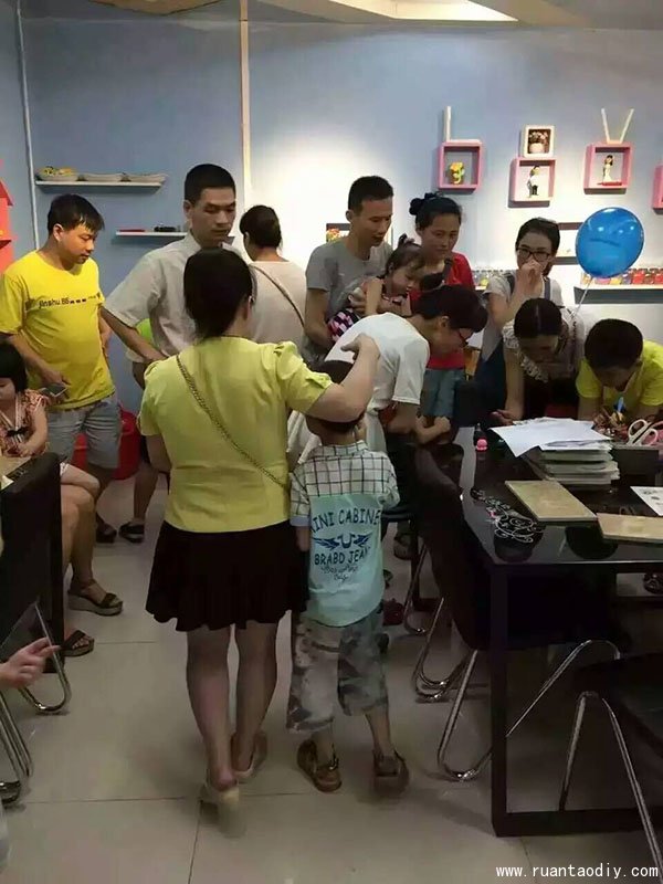 邱美娟陶指藝DIY陶藝加盟店精彩六一活動現(xiàn)場（圖）_3