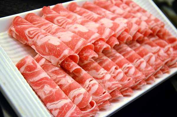 重慶特色老火鍋?zhàn)钍軞g迎的加盟品牌排行(圖)_2