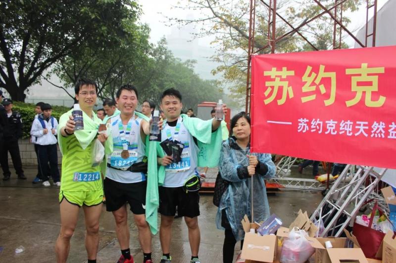 首屆廣東清遠(yuǎn)馬拉松賽蘇約克為運(yùn)動(dòng)健兒保駕護(hù)航?。▓D）_2