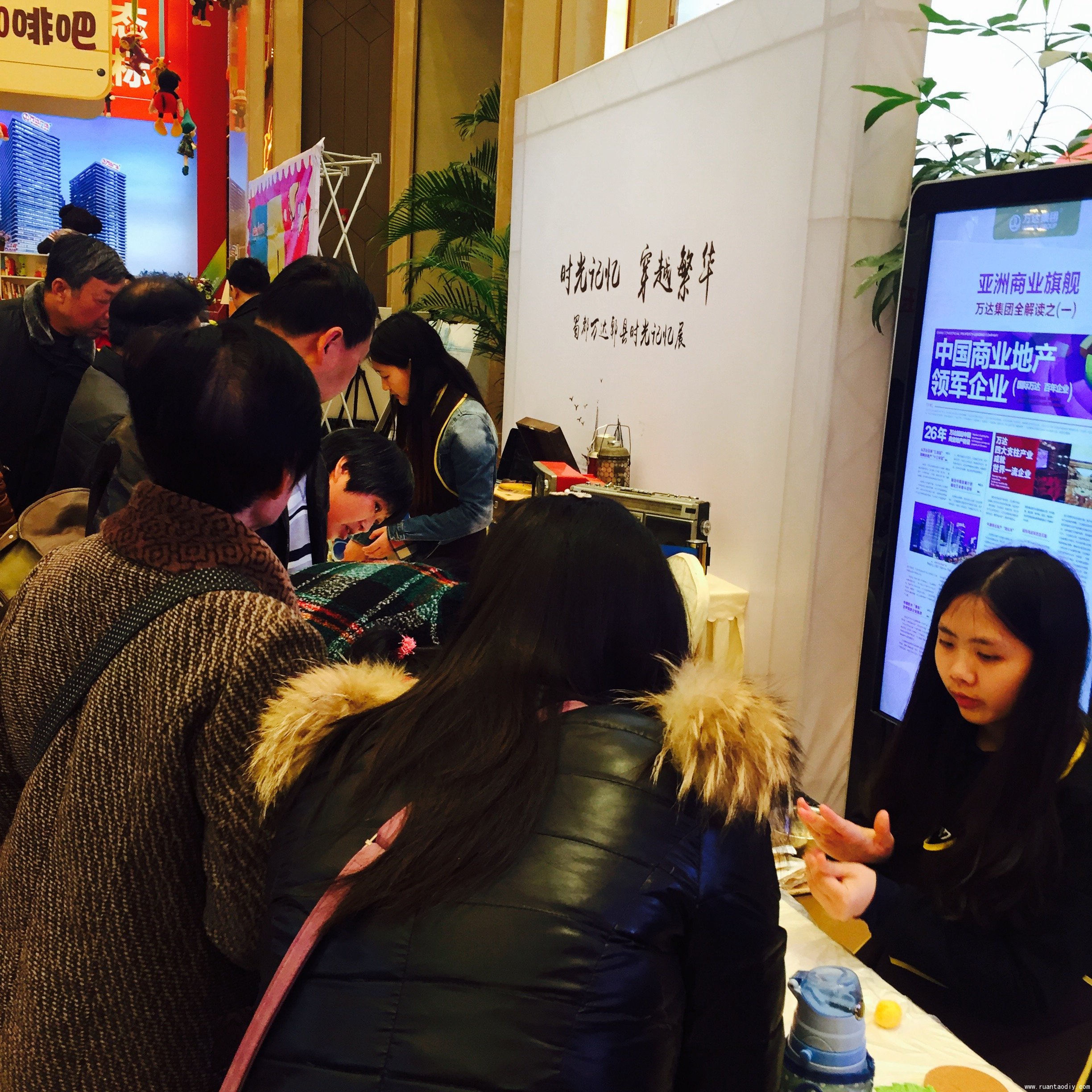 手工陶藝粘土相框DIY登陸萬達(dá)親子活動（圖）_5