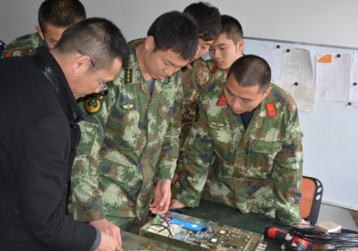 無(wú)鎖孔怎破拆？睿祺無(wú)鎖孔智能門(mén)安全程度驚呆消防員?。▓D）_3