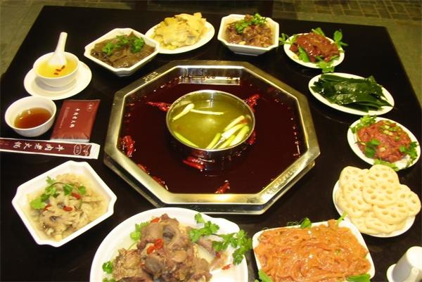 重慶火鍋加盟店適合什么地方開_3