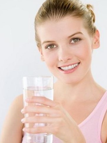 飯前喝純天然蘇打水的好處有哪些？？（圖）_1