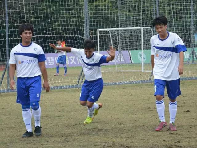 南通第十五屆足球挑戰(zhàn)賽—— 睿祺無鎖孔智能防盜門第一支足球隊(圖)_5