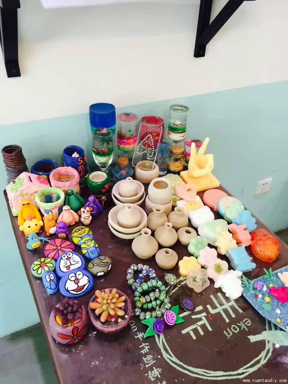 劉小琴店長(zhǎng)總部手工陶藝陶藝DIY培訓(xùn)結(jié)束（圖）_2