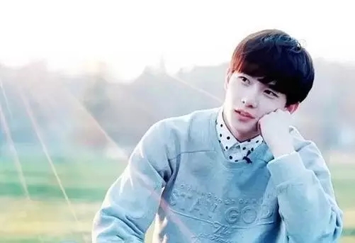 這個夏天最火的小鮮肉來意冰客上直播啦~~~_3