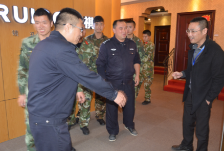 無鎖孔怎破拆？睿祺無鎖孔智能門安全程度驚呆消防員?。▓D）_1