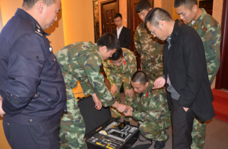 無鎖孔怎破拆？睿祺無鎖孔智能門安全程度驚呆消防員?。▓D）_2