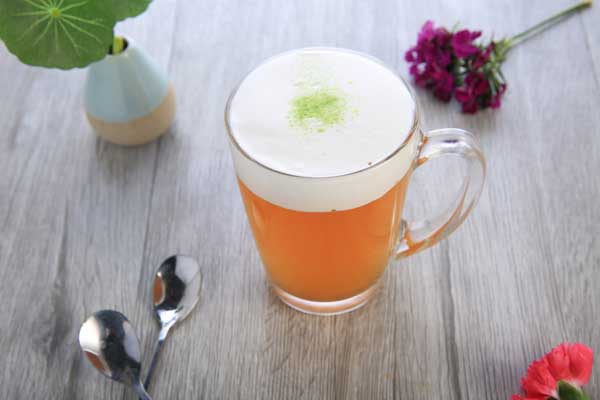 raretea皇茶突破傳統(tǒng)打造時尚茶飲加盟店（圖）_1