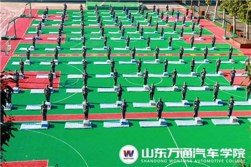 山東萬通“疊軍被”比賽（圖）_5