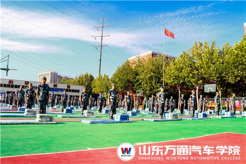 山東萬通“疊軍被”比賽（圖）_6