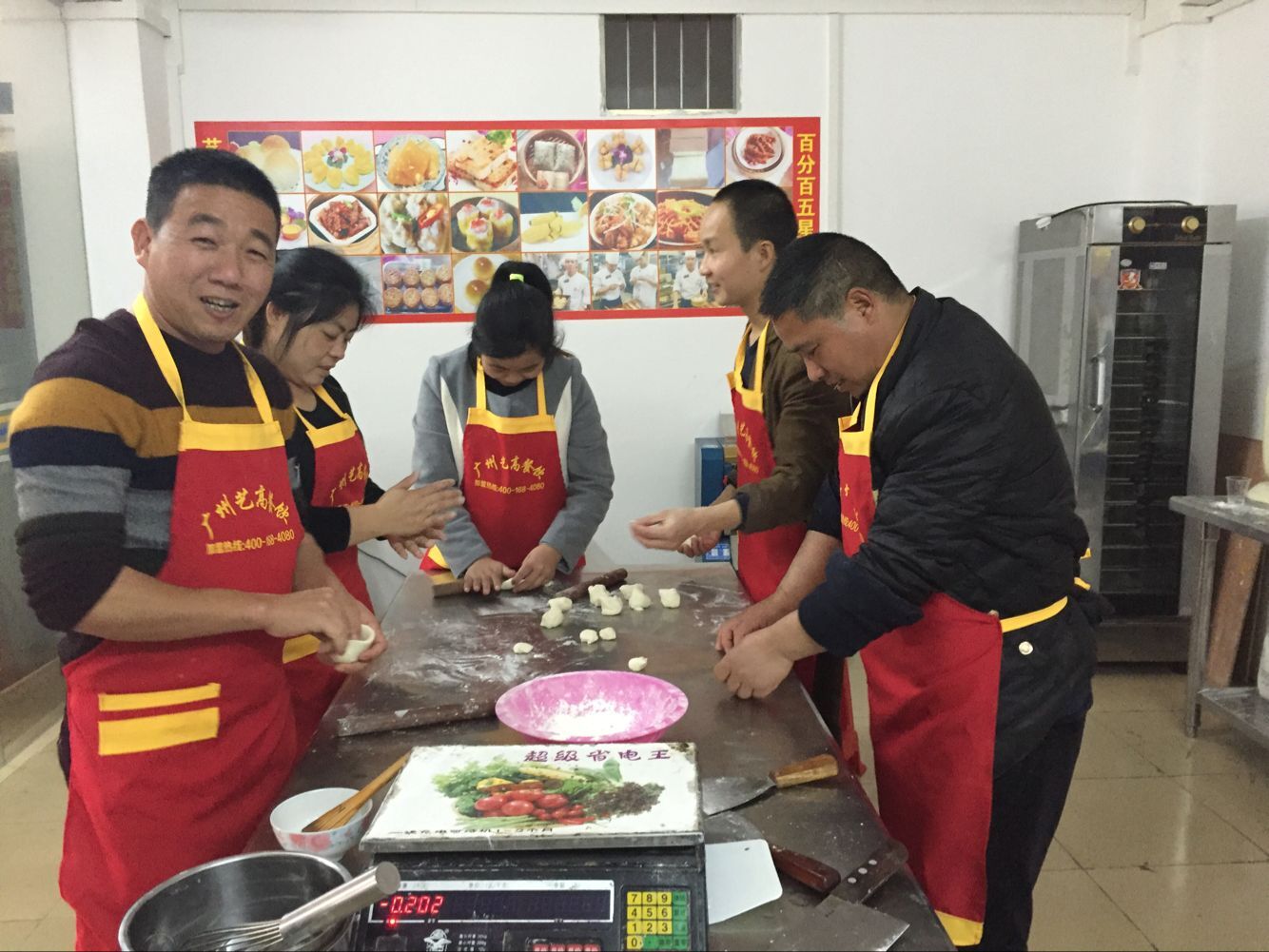 廣州包子套餐技術(shù)培訓(xùn)，哪里有學(xué)好的包子做法？（圖）_1