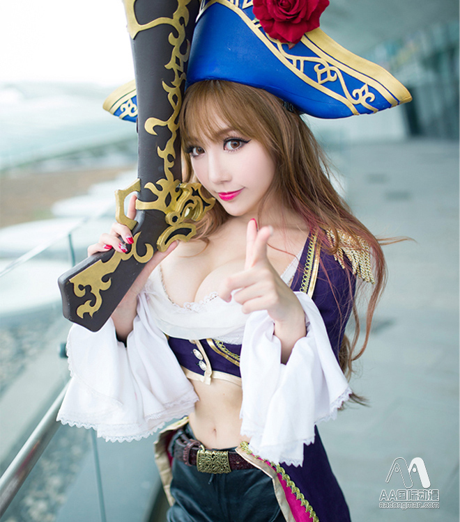 競(jìng)技運(yùn)動(dòng)員出征S6 英雄聯(lián)盟Cosplay賞析_8