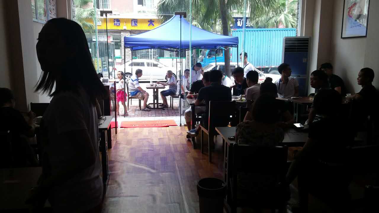 號外!號外!辣暈了火鍋米線成飛店今天開業(yè)了歡迎大家前來品嘗（圖）_5