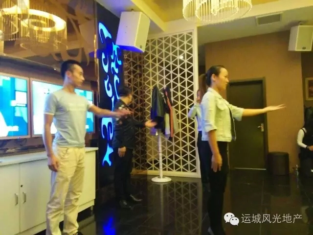 9月19日運(yùn)城風(fēng)光地產(chǎn)分公司運(yùn)營一周年(圖)_6