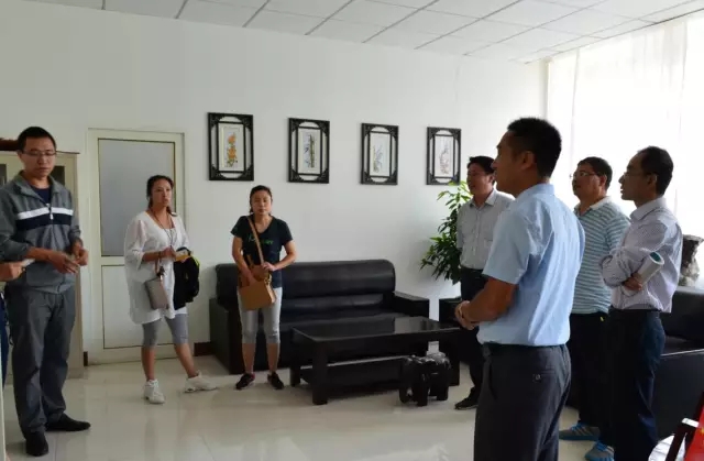 萊蕪市房管局、鋼城房管局市場科蒞臨萊蕪風(fēng)光地產(chǎn)參觀交流（圖）_2