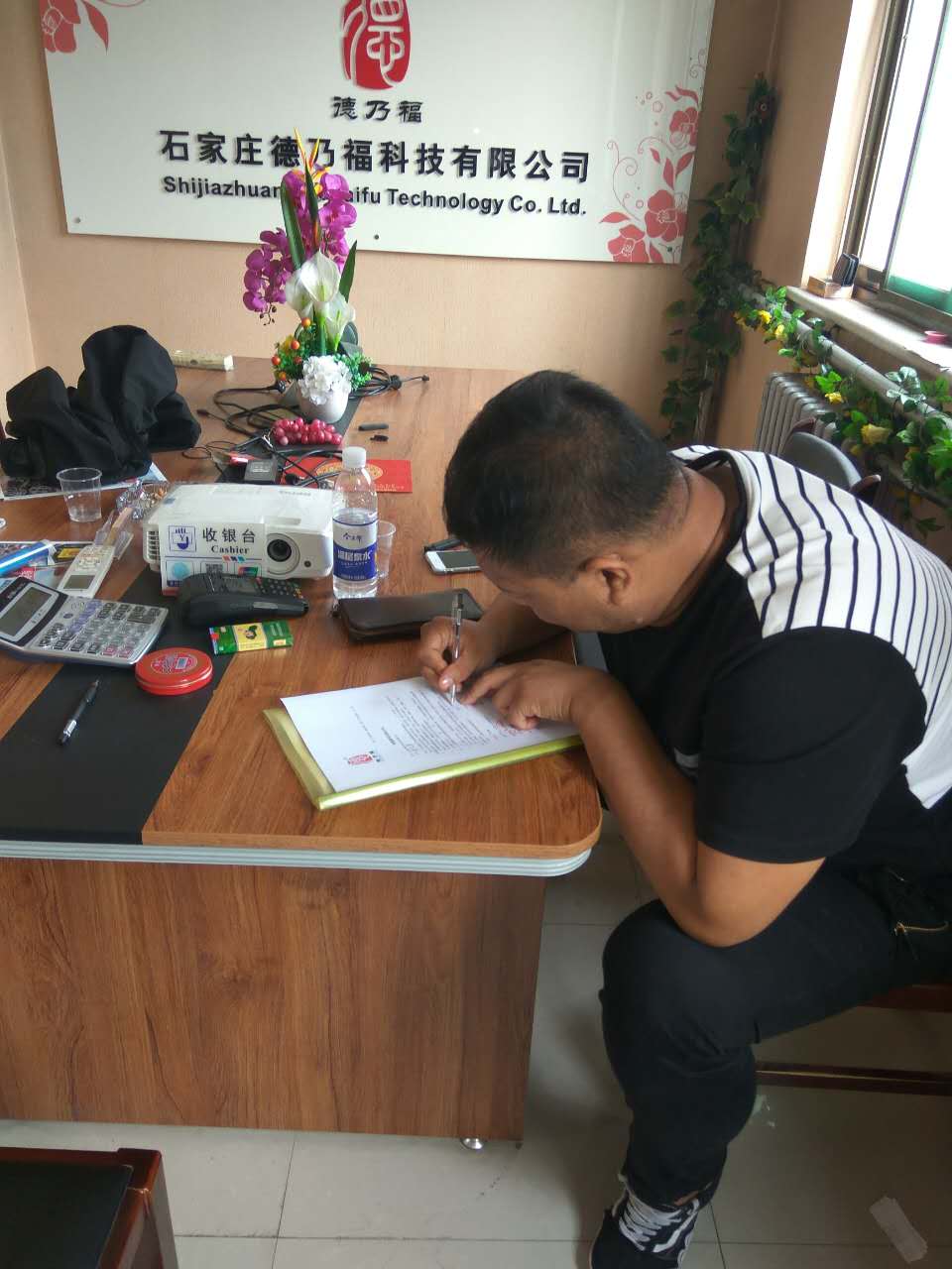 德乃福公司在寧夏石嘴山有店，輪轂修復翻新最專業(yè)_1