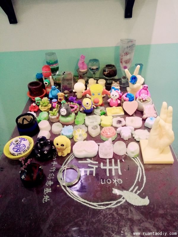 陶藝DIY李女士的加盟店總店培訓(xùn)結(jié)束（圖）_1