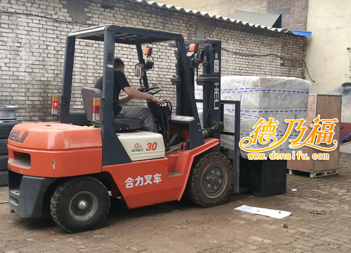 在甘肅蘭州有一家德乃福店專業(yè)修復(fù)輪轂傷口拉絲面翻新_1