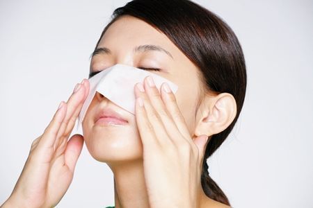 化妝品oem廠家分享秋季護(hù)膚，看你犯了幾個錯誤（圖）_1