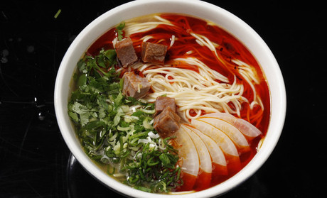 東方宮中國(guó)蘭州牛肉拉面加盟費(fèi)多少，蘭州牛肉拉面總部_2