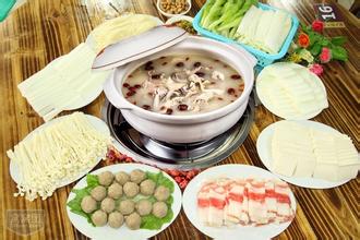 胡椒豬肚雞火鍋培訓(xùn)下，哪里有特色火鍋學(xué)（圖）_1