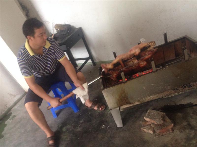 廣州烤乳豬培訓(xùn)  （圖）_1