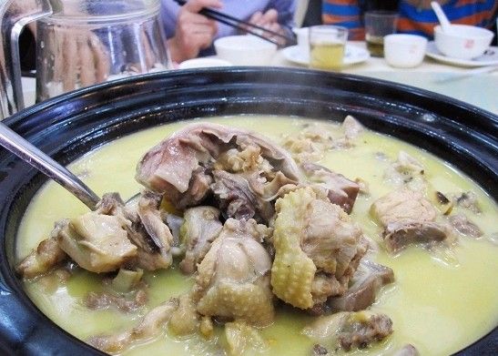 廣州豬肚雞培訓(xùn)多少錢(qián)？豬肚雞的做法（圖）_1