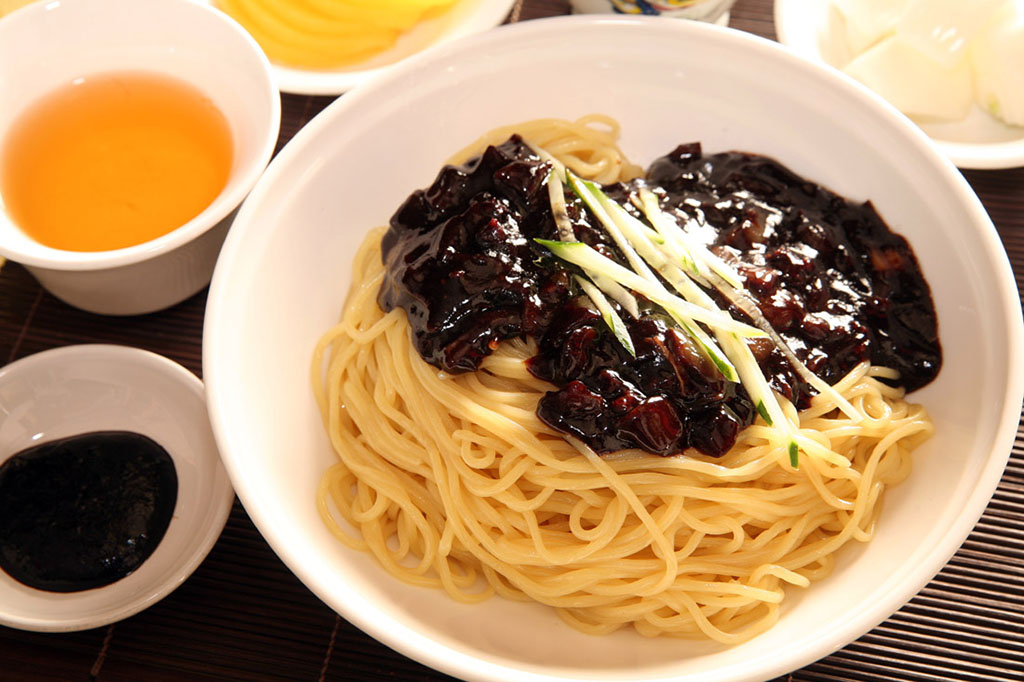 哪里有雜醬面技術(shù)學(xué)(圖)_2