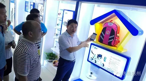 惠州名企強(qiáng)強(qiáng)聯(lián)手，隆重推出德犬護(hù)脊減負(fù)健康書(shū)包?。▓D）_4