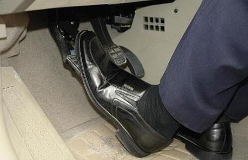 德爾福汽車維修：汽車7大錯誤使用方式，你中招了嗎？（圖）_2