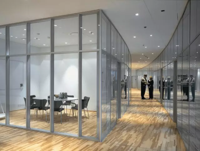 辦公室裝修常用的玻璃隔斷,武漢楚天風云裝飾（圖）_2