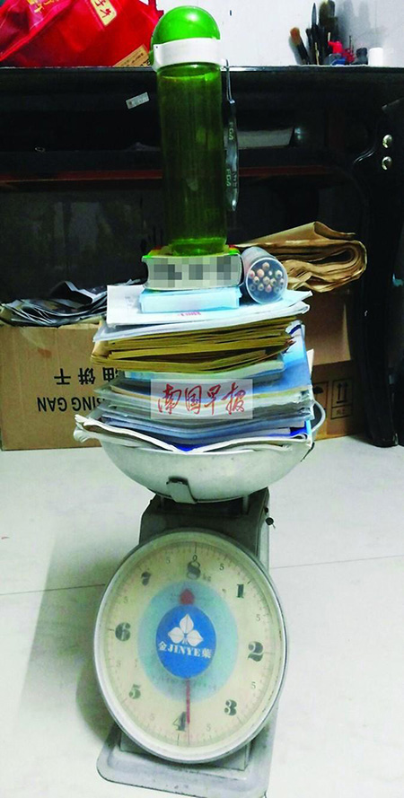 德犬護脊減負健康書包，可以將書包重量減輕三分之二_3