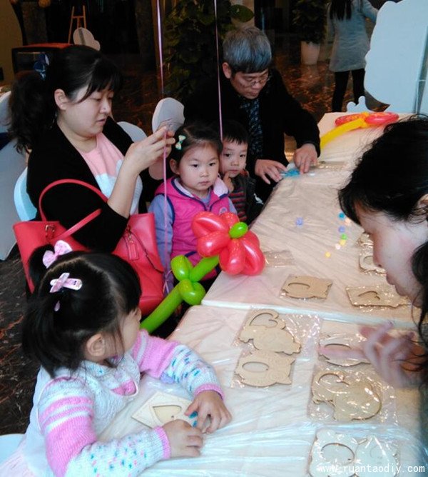 手工陶藝珍珠泥創(chuàng)意相框DIY暖場活動(圖)_4