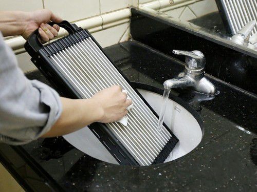 生活大爆炸:霧霾天空氣凈化器使用前要清洗(圖)_1