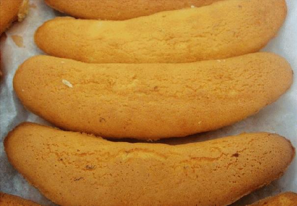 正宗香蕉脆皮蛋糕哪里有學(xué),專業(yè)脆皮香蕉蛋糕培訓(xùn)（圖）_1