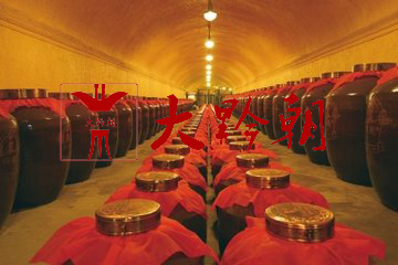 茅臺(tái)鎮(zhèn)婚慶酒推薦滿足消費(fèi)者的需求才是產(chǎn)品競(jìng)爭(zhēng)的核心貴州哪家酒廠產(chǎn)的洞藏酒最好喝_1