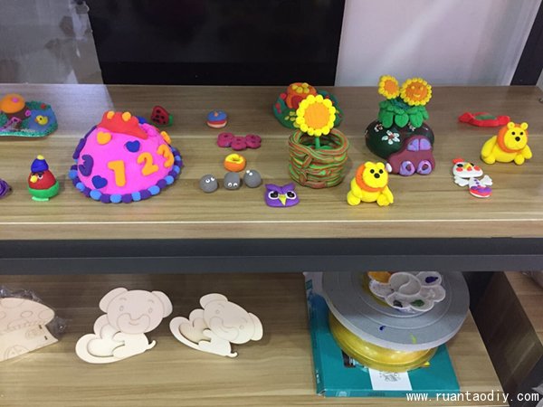 李店長(zhǎng)的陶指藝創(chuàng)意手工DIY店正式開(kāi)張（圖）_3