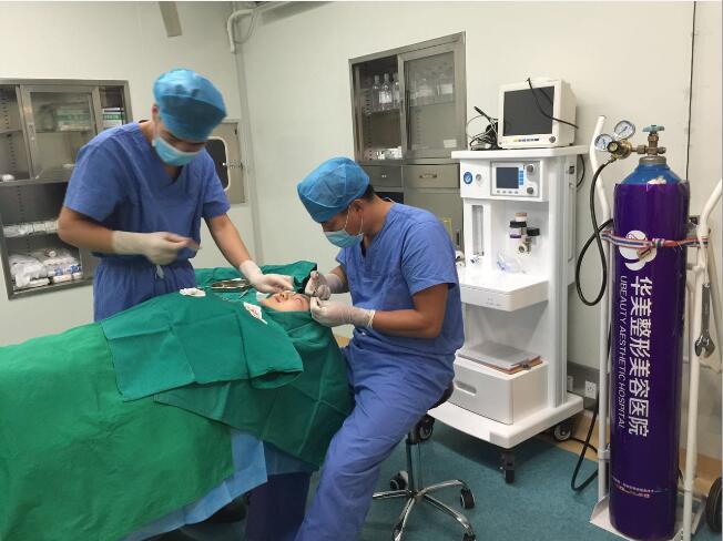 商丘割雙眼皮技術(shù)好的醫(yī)生是誰(shuí)，在哪家醫(yī)院?（圖）_2