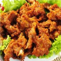 學(xué)油炸小吃技術(shù)，適合市場小吃攤的油炸雞鎖骨培訓(xùn)（圖）_1