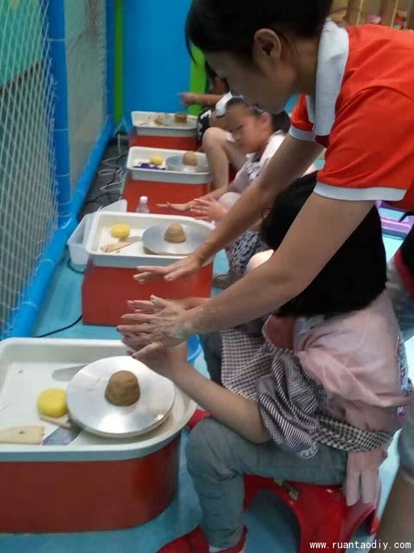 趙女士的陶指藝創(chuàng)意手工DIY店火熱開張（圖）_4