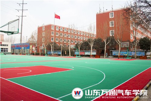 學(xué)技術(shù)去山東萬通汽修學(xué)校（圖）_1