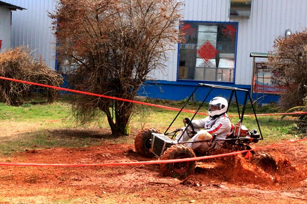 濟(jì)南萬通學(xué)校的設(shè)備一流（圖）_3